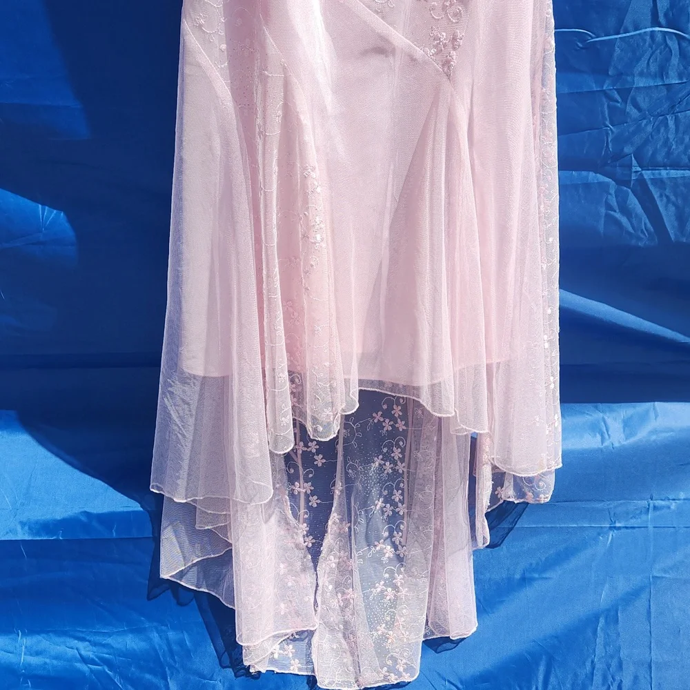 Elegant Pink Lace Cocktail Dress - Picture 2 of 3